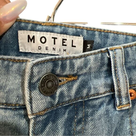 MOTEL High Rise Relaxed Fit in Light Wash Jeans Size M/31 - Picture 6 of 10